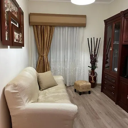 “casa Da Avo Tina” Barreiro (Setubal)